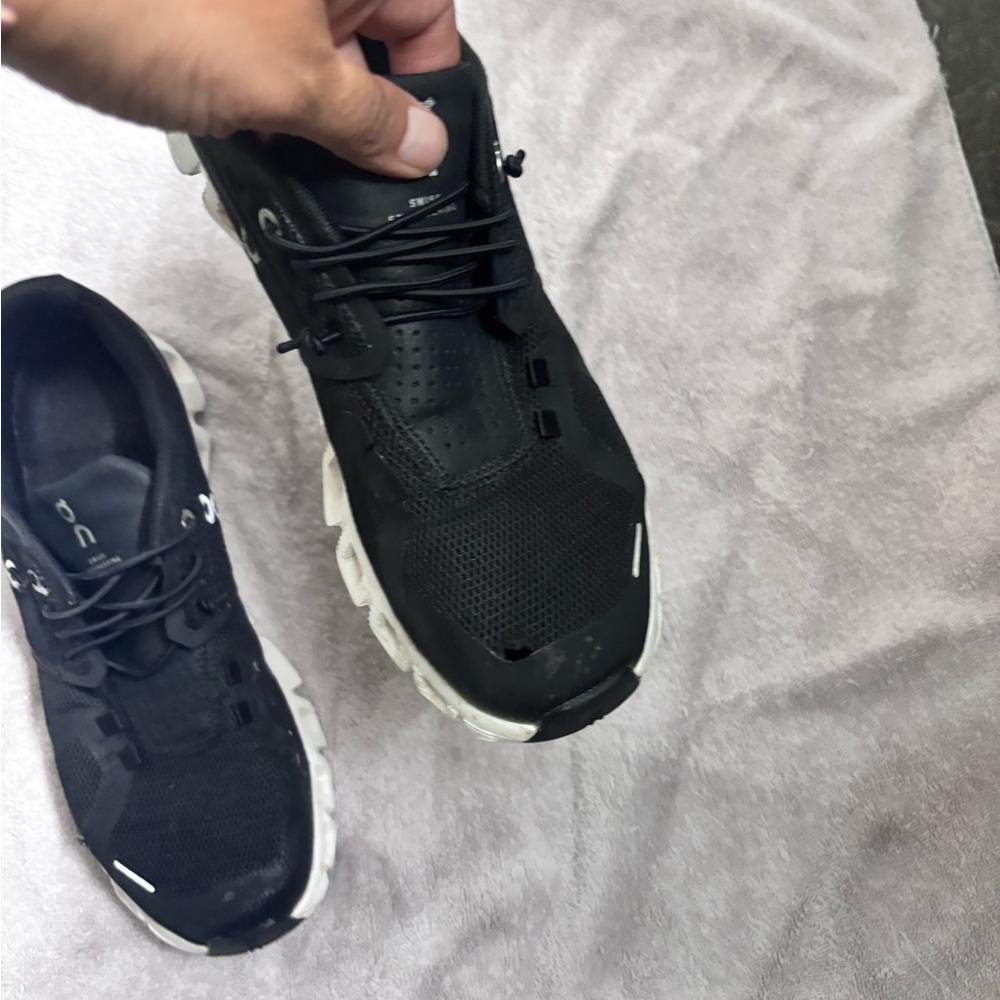 Black On Running Shoes - Picture 5 of 8